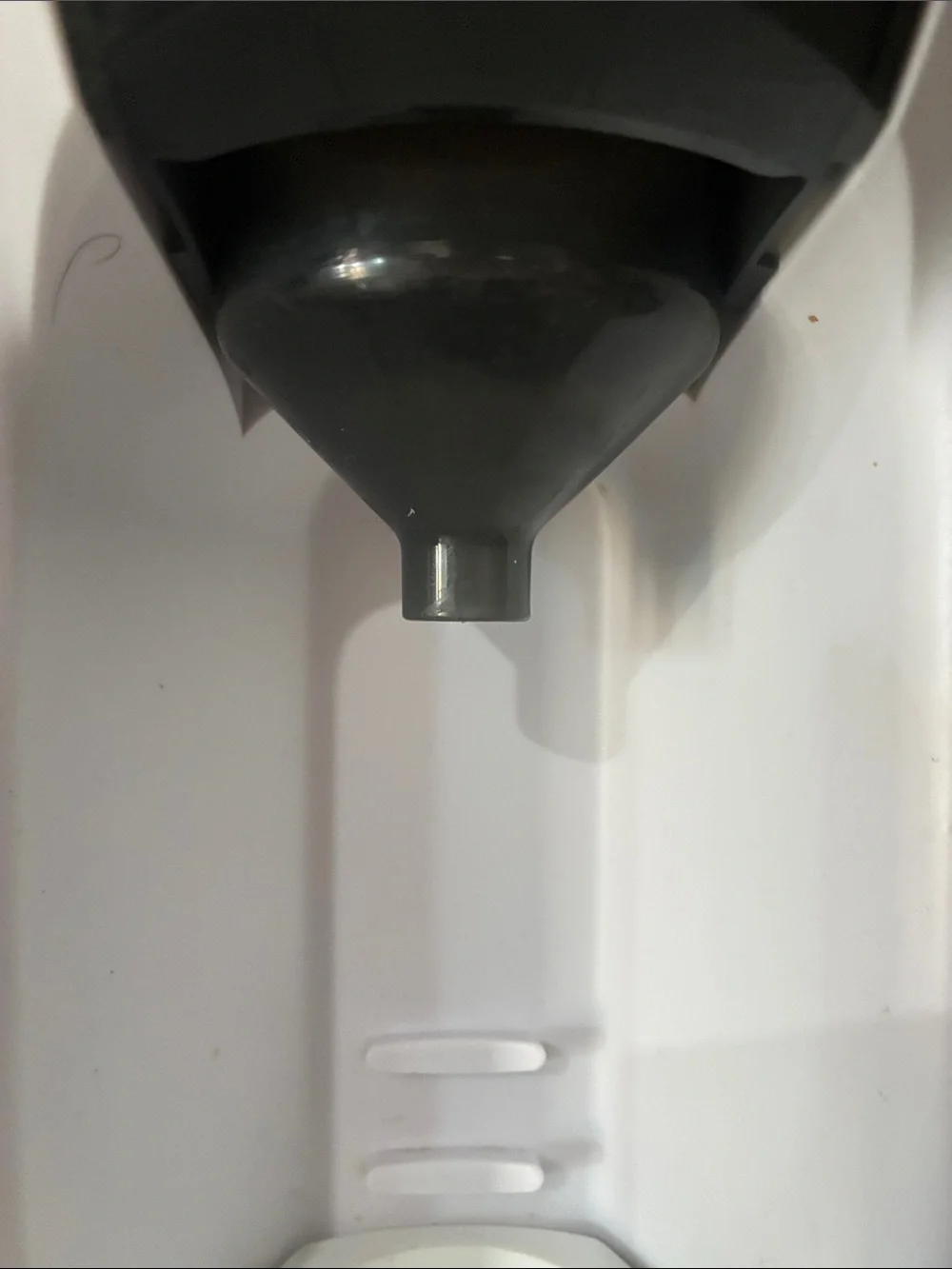 Baby Brezza White Automatic Formula Dispenser - One-Touch Powder Delivery